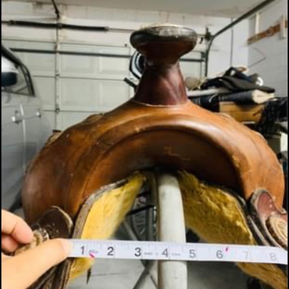 Buffalo Custom Saddle Shipping Extra - Picture 2 of 7